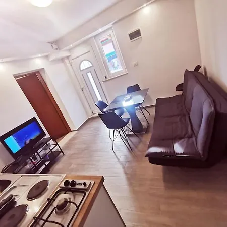 Highway Cheap Apartment! *
